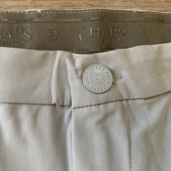 Chaps Golf Men's 42x32 Khaki Beige Slim Fit Stretch Waistband Chino Pants NWT - Picture 4 of 9